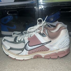 Size 11W/9.5M - Nike Air Zoom Vomero 5 Particle Pink W No Box